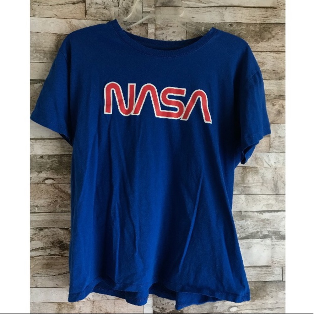 The Relaxed Tee NASA large t-shirt!